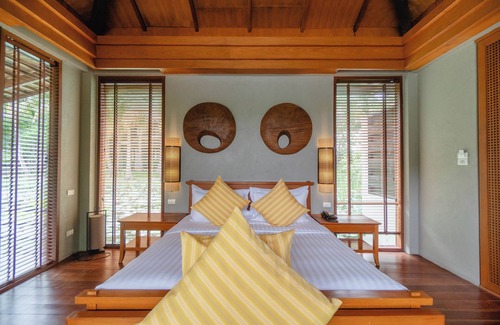 Phitsanulok Hotel | Escape to Pattara Resort & Spa: Rated 8.8 with Pool & Spa