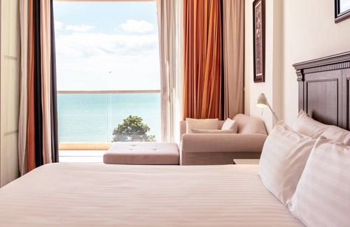 North Pattaya Resort | Beachfront Bliss at Pattaya Modus Resort with Spa & Pool