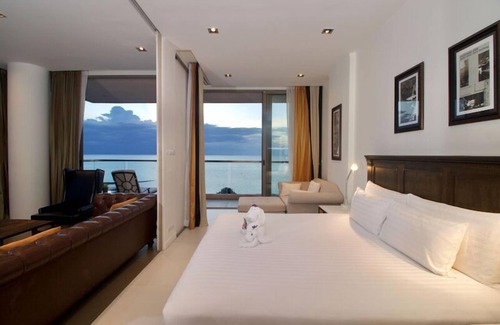 North Pattaya Resort | Beachfront Bliss at Pattaya Modus Resort with Spa & Pool