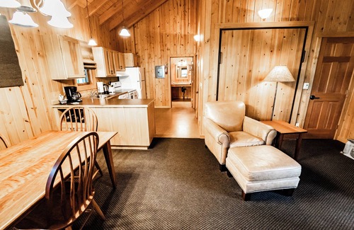 Winthrop House | Patterson Lake Cabin Grand Suite 2-Bdrm
