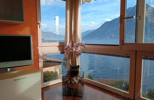 Riva di Solto Apartment | Serene Patty ZU - Lakeside Apartment with Oceanfront Views