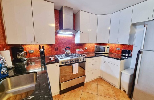 Casco Viejo Condo | Patty's Serene 2-Bdr Loft with Balcony in Casco Viejo