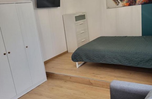 Montfavet House | Child-Friendly Retreat at PaulAngela with 9.6/10 Rating