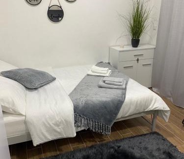 Drama Apartment | Family-Friendly Getaway at Paul’s Houses - Rated 9.7/10