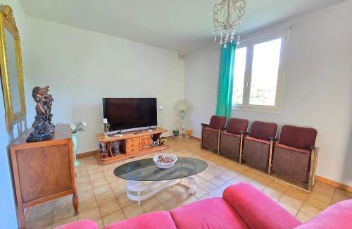 Saint-Hilaire-le-Chatel House | Charming Maison with Scenic Pond Views in Le Perche