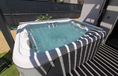 Carpentras House | Adults-Only Retreat: Pause Spa on the Ventoux Route