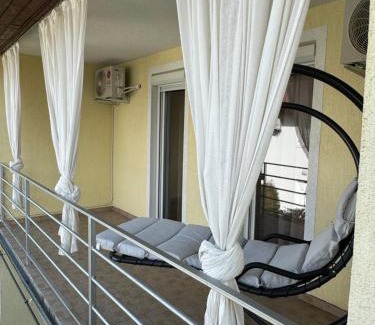 Balatonfoldvar Apartment | Discover Pauzo Panorama: Pet & Child Friendly Retreat
