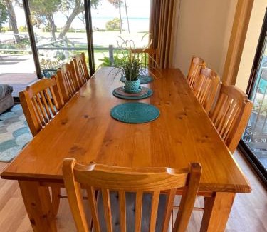 American River House | Discover Pav's Place: Pet-Friendly Retreat with 9.1 Rating