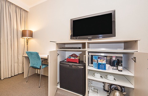 Wagga Wagga Hotel | Discover Comfort at Mantra Pavilion: 4-Star Experience