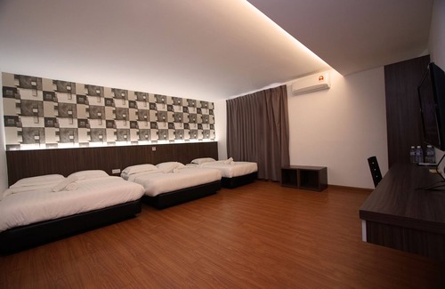 Lutong Hotel | Budget-Friendly Pavilion Inn with Breakfast and Family Amenities