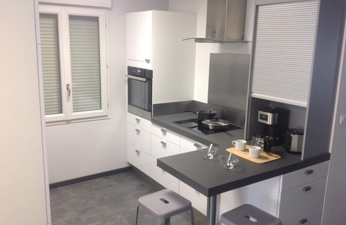 Montmirail House | Family-Friendly Pavilion T3 with Kitchen on Private Grounds