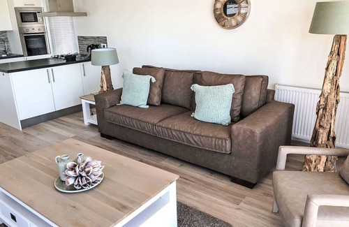 Bovenkarspel House | Pavilion Waterfront 6: Family-Friendly Retreat with Spa Access