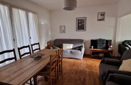 Sarlat-la-Caneda House | Cozy Pavillon Near City Center - Feel Right at Home