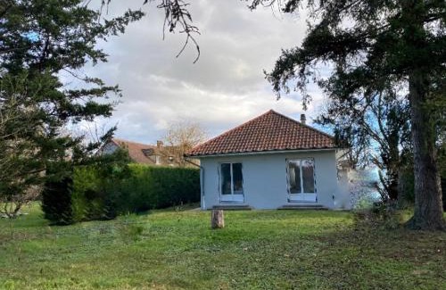 Brout-Vernet House | Exceptional Renovated Pavillon with Garden Near Broût-Vernet