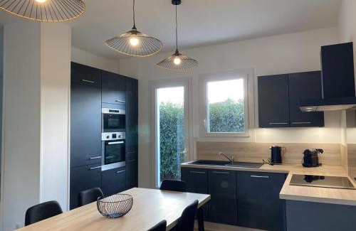 Brout-Vernet House | Exceptional Renovated Pavillon with Garden Near Broût-Vernet