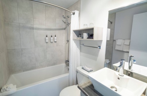 Matane Hotel | Relax at Pavillon sur Mer by Riôtel with Premier Amenities