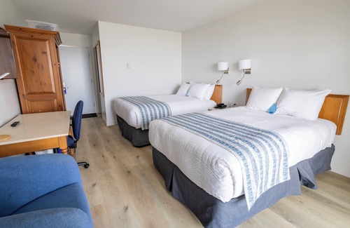 Matane Hotel | Relax at Pavillon sur Mer by Riôtel with Premier Amenities