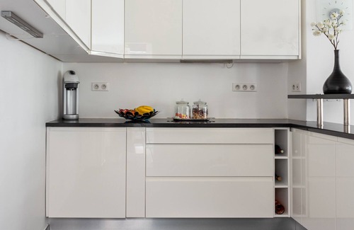 Parc-de-Montsouris House | Experience Paris Elegance at Paving the Way by Veeve