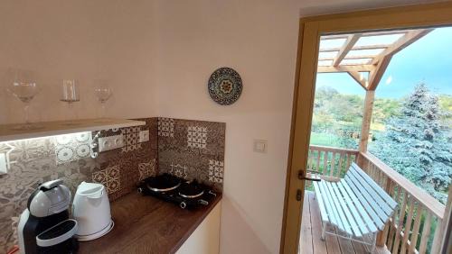 Pavlov Apartment | Cozy Pavlov24 Garden Cabins with Kitchen Amenities