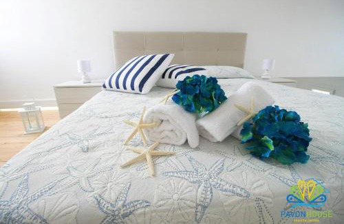 Posto Rosso House | Pavon House Blue: Family-Friendly Stay Just Steps from the Sea