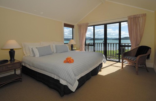 Whangaruru Cabin | Discover Pawhaoa Bay Villas: Oceanfront Bliss Awaits
