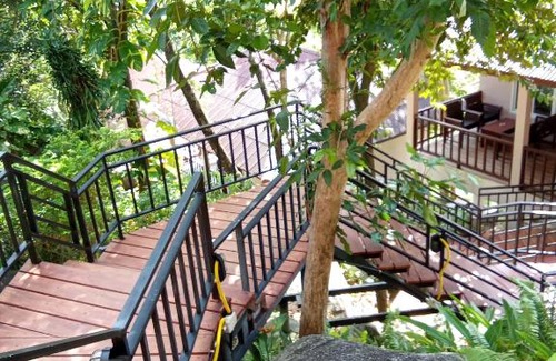 Hua Thanon Resort | Discover PawPaw Resort: Oceanfront Retreat for Families