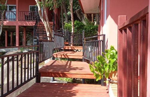 Hua Thanon Resort | Discover PawPaw Resort: Oceanfront Retreat for Families