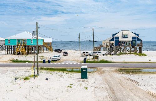 Dauphin Island House | Pawprints in the Sand: Pet-Friendly Oceanfront Getaway