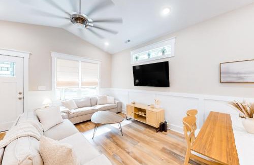 Tranquil Harbour House | Pet-Friendly Pawsitive Island Escape: 4-Star Family Retreat