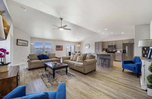 Twin Falls House | Pawsitively Perfect: Ideal Pet-Friendly Stay Awaits You!