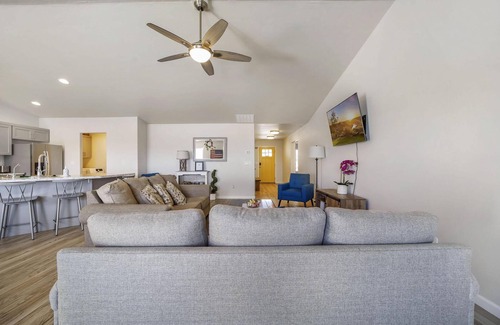 Twin Falls House | Pawsitively Perfect: Ideal Pet-Friendly Stay Awaits You!