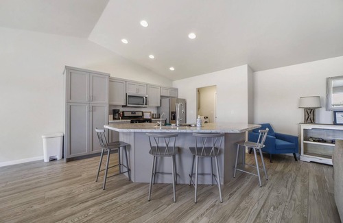 Twin Falls House | Pawsitively Perfect: Ideal Pet-Friendly Stay Awaits You!