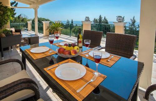 Ieromonachos Villa | Paxoi Serene Oasis: A Family-Friendly Mediterranean Retreat
