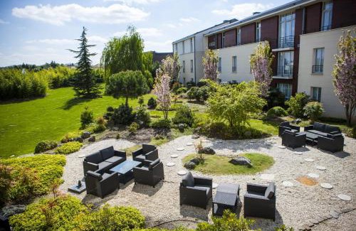 Ferrieres-en-Brie Hotel | Experience Paxton Paris MLV: Oceanfront Retreat with Spa