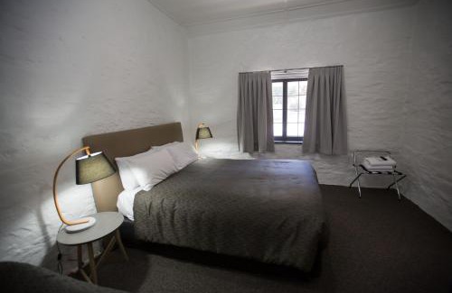 Burra Apartment | Pet-Friendly Paxton Square Cottages with Top-Rated Comfort