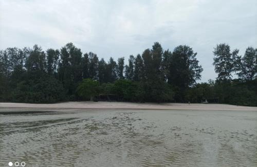 Ranong Resort | Beachfront Bliss at Payam Cabana with Ocean Views