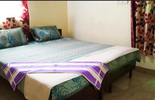 Etmadpur House | Budget-Friendly Stay at Paying R.B Guesthouse with Pets Welcome