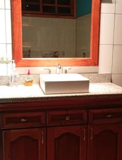 Esteli Cabin | Highly Rated Paysage Cache - Family-Friendly with Hot Tub