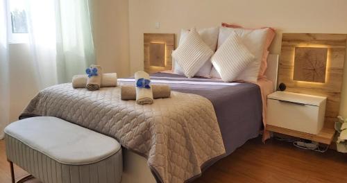 Canada Apartment | Relax in a 4-Star Resort with Pool and Family Amenities