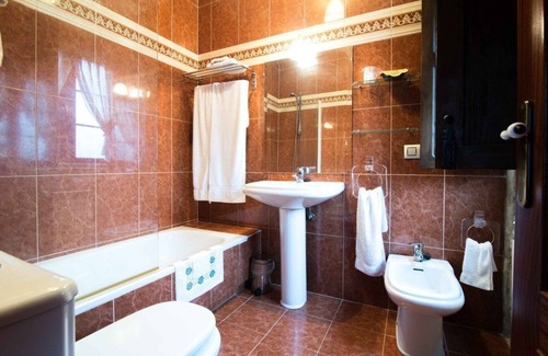 Creciente House | Discover Pazo da Fraga: Spa, Breakfast & Family-Friendly Stay