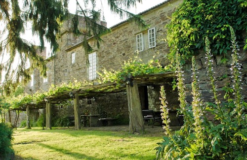 Andeade House | Discover Pazo de Andeade: Rated 9.4/10 & Family-Friendly