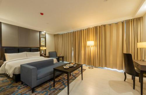 Hunza Hotel | Elegant PC Legacy Hunza: Pet-Friendly Retreat with Hot Tub