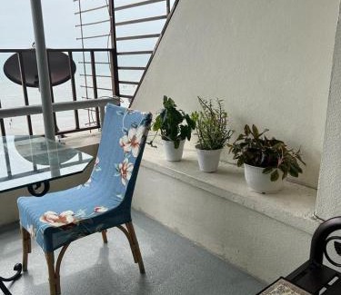 Taman Haji Zainal Apartment | PD Seaview Family Retreat with WiFi and Great Reviews