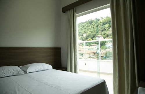 Pecanha Hotel | Budget-Friendly Peçanha Grande Hotel with Breakfast & Accessibility