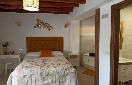 Penafiel Apartment | Indulge in PEÑAFIEL DREAMS with Hot Tub & 9.5/10 Rating