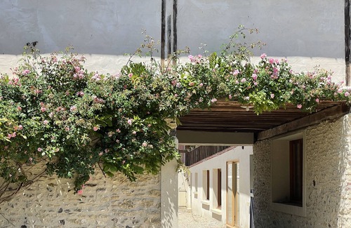 Saint-Aquilin-de-Pacy House | Serene Getaway: Peace and Relaxation by the Eure River