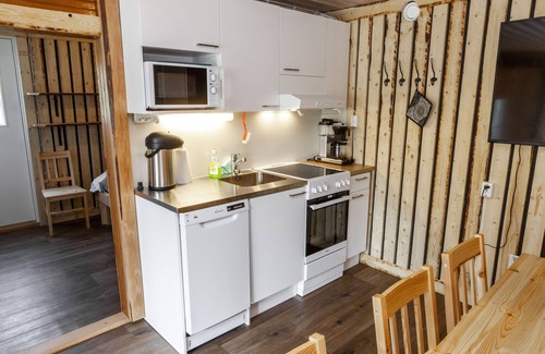 Hameenlinna Cottage | Serene Aulanko Lake Hide-out: Privacy & Pet-Friendly Amenities