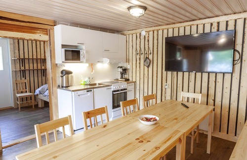 Hameenlinna Cottage | Serene Aulanko Lake Hide-out: Privacy & Pet-Friendly Amenities