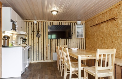 Hameenlinna Cottage | Serene Aulanko Lake Hide-out: Privacy & Pet-Friendly Amenities