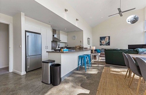 Banksia Peninsula House | Discover Kookaburras in Banksia Peninsula with Kitchen Access